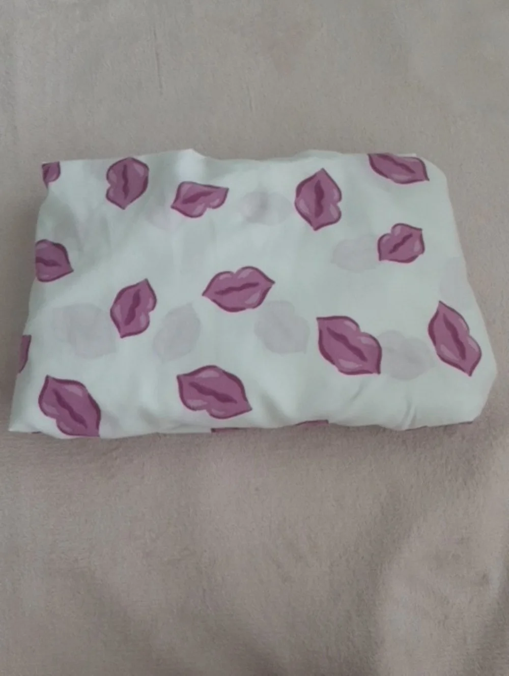 Vintage SPRINGS Fuscia Hot Pink Lips Kisses Twin sheet set NWOT